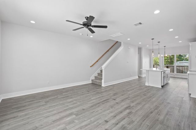 764 Dillard Street A, Houston, TX 77091