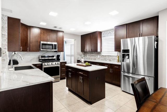 4007 Vista Isle DR, Round Rock, TX 78681