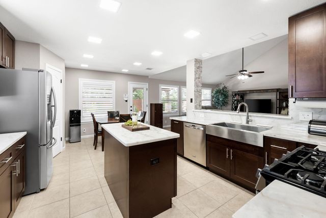 4007 Vista Isle DR, Round Rock, TX 78681