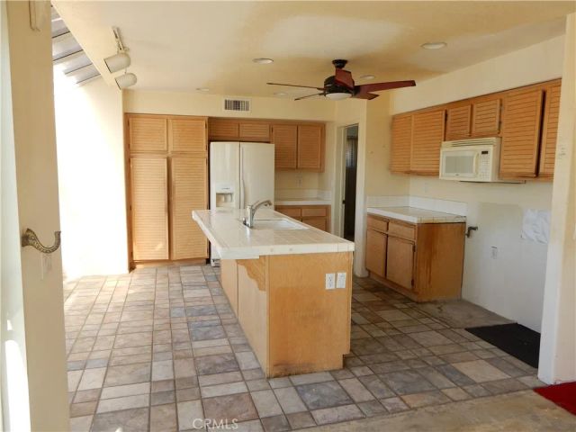 2819 W Calle Celeste, Rialto, CA 92377