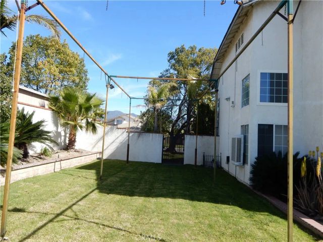 2819 W Calle Celeste, Rialto, CA 92377