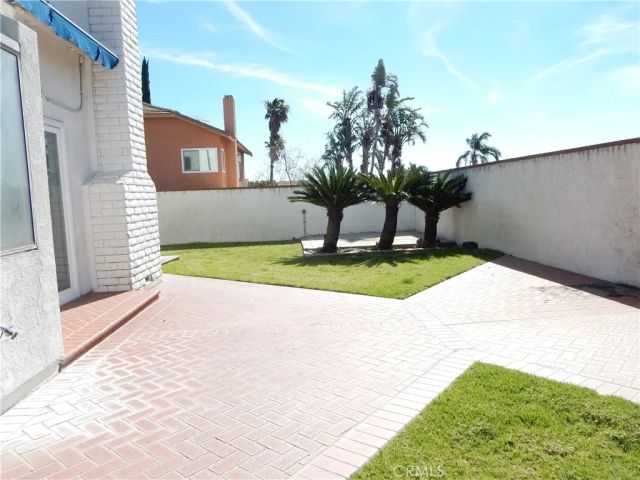 2819 W Calle Celeste, Rialto, CA 92377