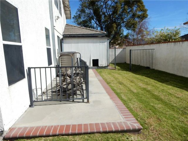 2819 W Calle Celeste, Rialto, CA 92377