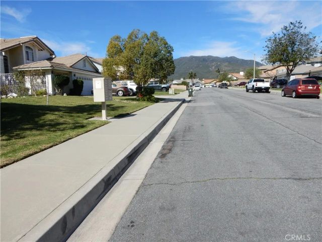2819 W Calle Celeste, Rialto, CA 92377