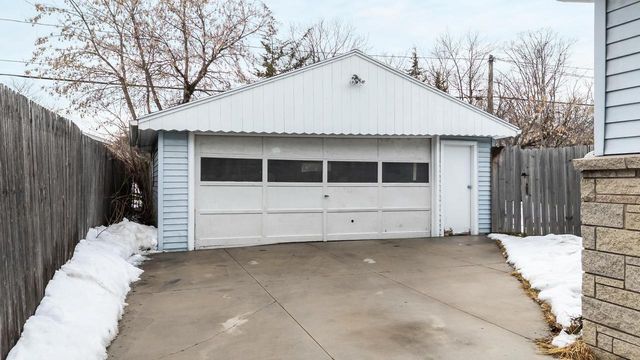 407 E CALUMET STREET, Appleton, WI 54915