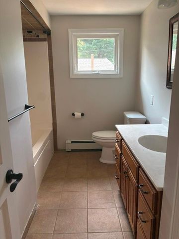 20 Colonial Road, Coventry, RI 02816