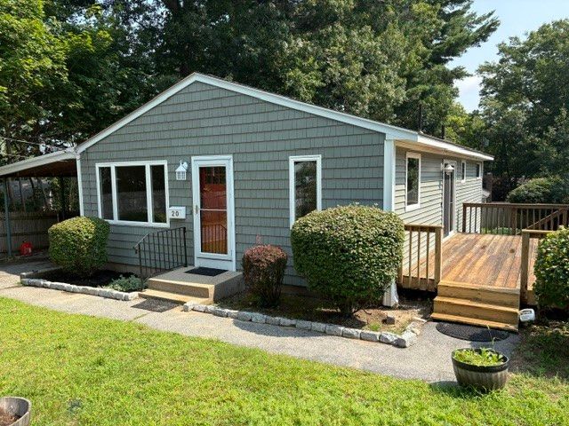 20 Colonial Road, Coventry, RI 02816