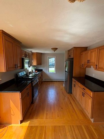 20 Colonial Road, Coventry, RI 02816
