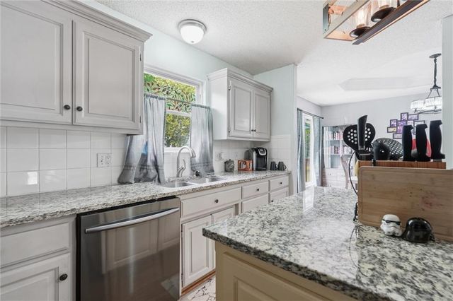 361 Ash Lane, Lansing, KS 66043