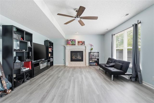 361 Ash Lane, Lansing, KS 66043