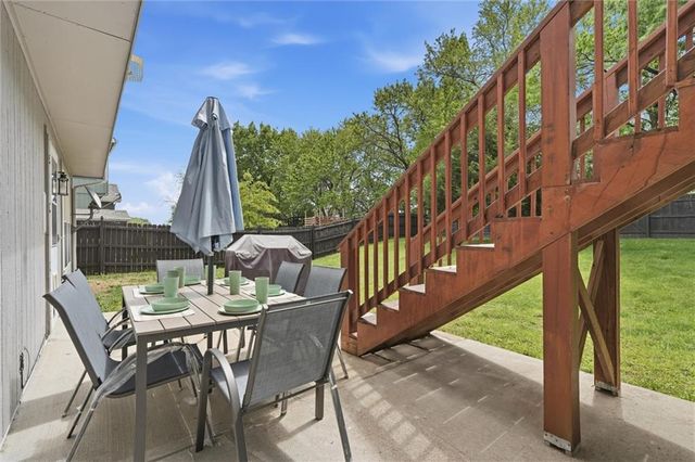 361 Ash Lane, Lansing, KS 66043