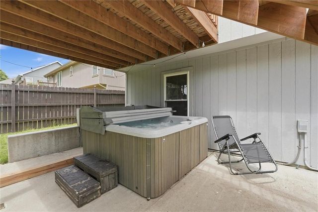 361 Ash Lane, Lansing, KS 66043