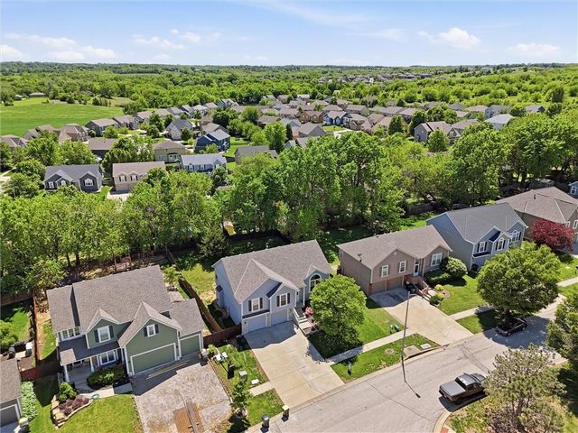 361 Ash Lane, Lansing, KS 66043