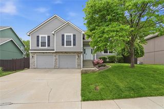 361 Ash Lane, Lansing, KS 66043