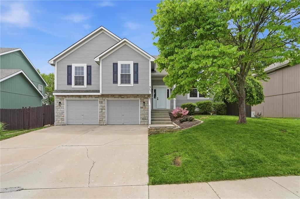 361 Ash Lane, Lansing, KS 66043