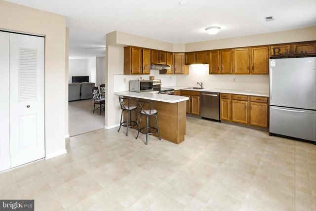 1405 VILLAGE GREEN DR, Gilbertsville, PA 19525