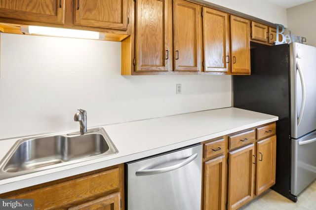 1405 VILLAGE GREEN DR, Gilbertsville, PA 19525