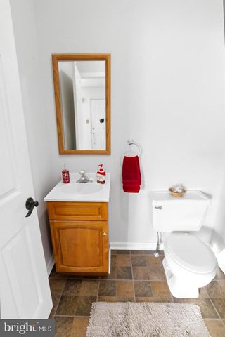 1405 VILLAGE GREEN DR, Gilbertsville, PA 19525