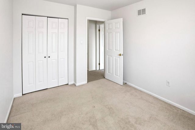 1405 VILLAGE GREEN DR, Gilbertsville, PA 19525