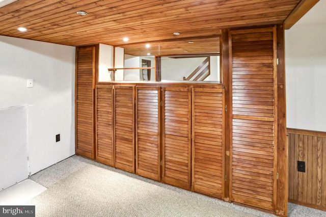 1405 VILLAGE GREEN DR, Gilbertsville, PA 19525