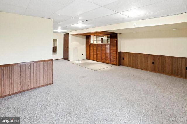 1405 VILLAGE GREEN DR, Gilbertsville, PA 19525