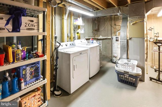 1405 VILLAGE GREEN DR, Gilbertsville, PA 19525