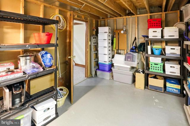 1405 VILLAGE GREEN DR, Gilbertsville, PA 19525