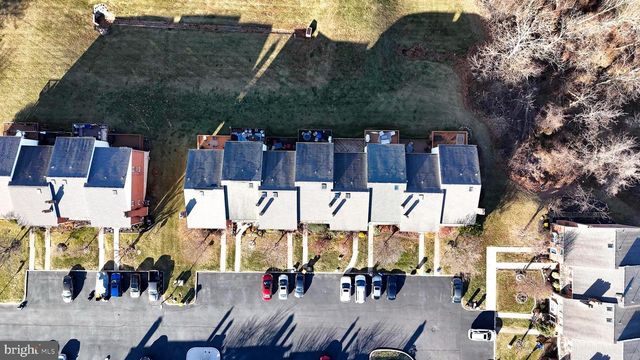 1405 VILLAGE GREEN DR, Gilbertsville, PA 19525