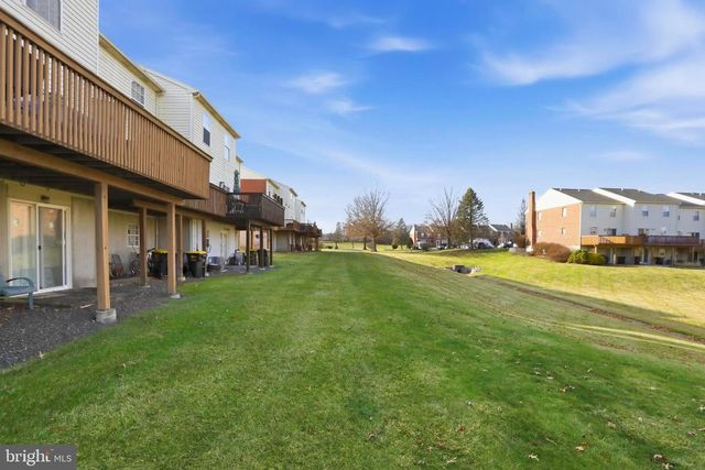 1405 VILLAGE GREEN DR, Gilbertsville, PA 19525