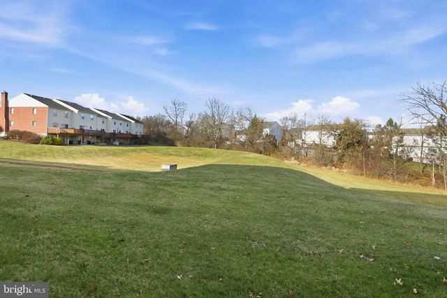 1405 VILLAGE GREEN DR, Gilbertsville, PA 19525