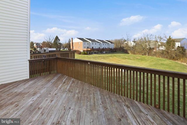 1405 VILLAGE GREEN DR, Gilbertsville, PA 19525