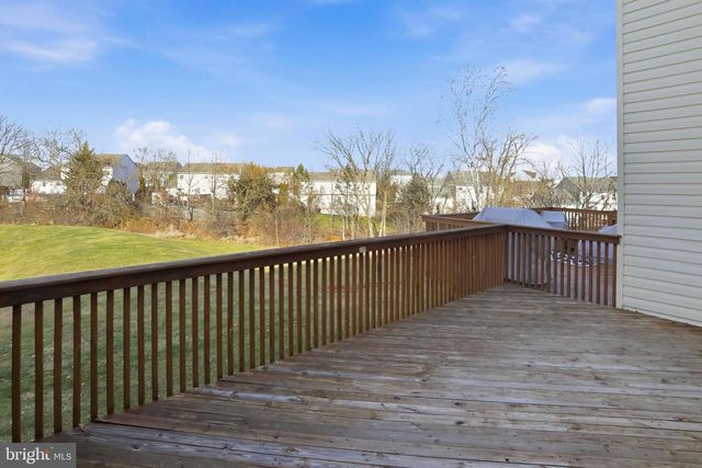 1405 VILLAGE GREEN DR, Gilbertsville, PA 19525