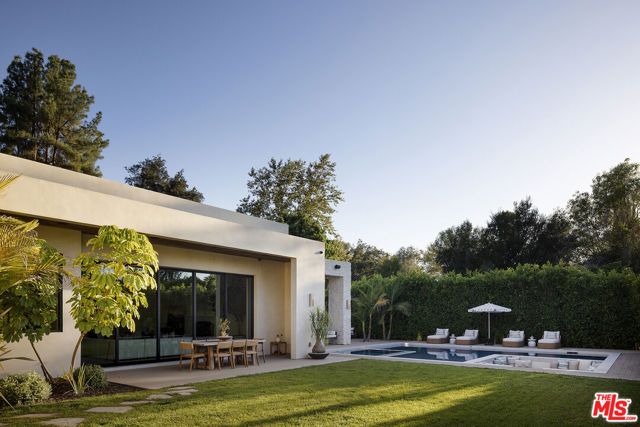5105 Oakdale Avenue, Los Angeles, CA 91364