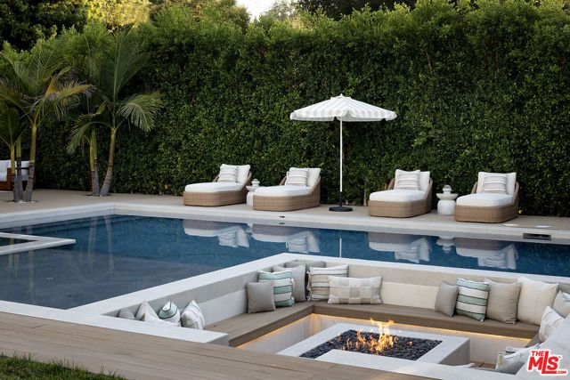 5105 Oakdale Avenue, Los Angeles, CA 91364