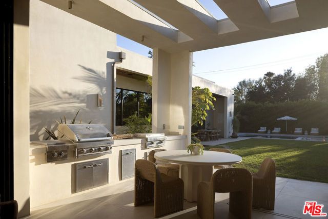 5105 Oakdale Avenue, Los Angeles, CA 91364