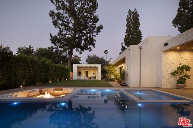 5105 Oakdale Avenue, Los Angeles, CA 91364