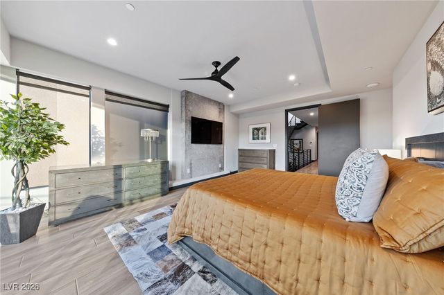 38 Promenade Isle Lane, Henderson, NV 89011