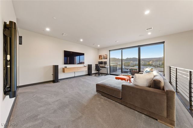 38 Promenade Isle Lane, Henderson, NV 89011