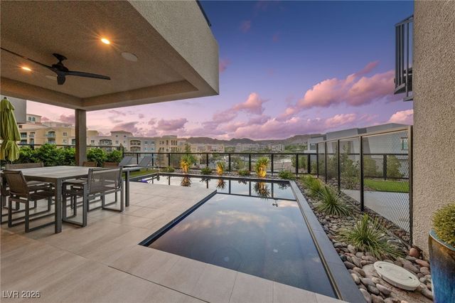 38 Promenade Isle Lane, Henderson, NV 89011