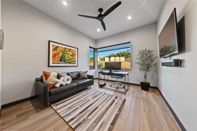 38 Promenade Isle Lane, Henderson, NV 89011