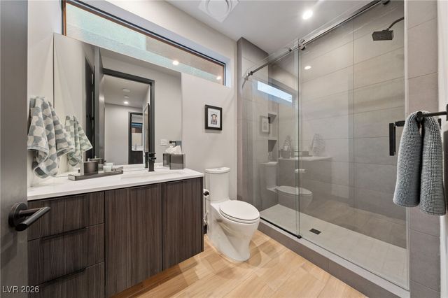 38 Promenade Isle Lane, Henderson, NV 89011