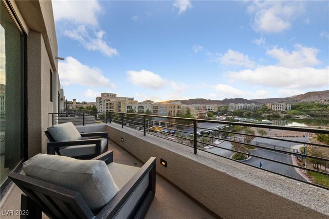 38 Promenade Isle Lane, Henderson, NV 89011