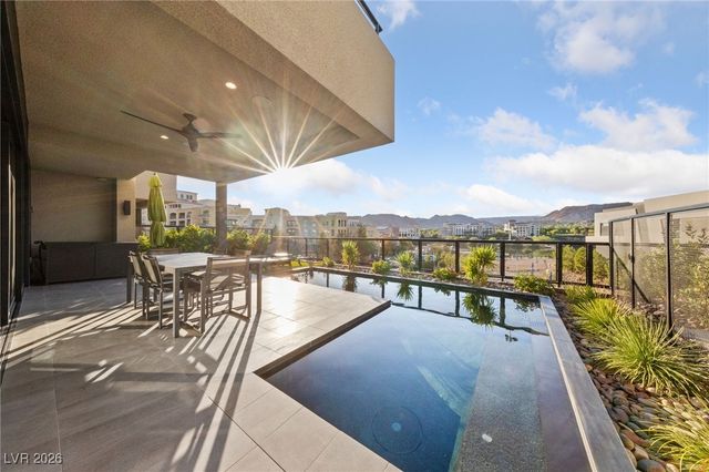 38 Promenade Isle Lane, Henderson, NV 89011