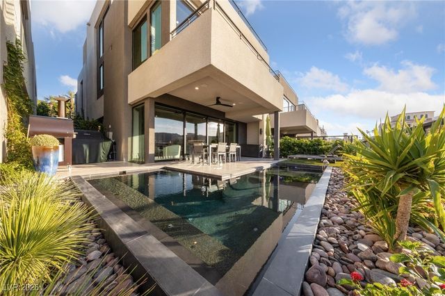 38 Promenade Isle Lane, Henderson, NV 89011