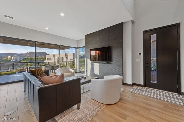 38 Promenade Isle Lane, Henderson, NV 89011