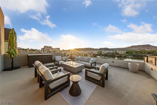 38 Promenade Isle Lane, Henderson, NV 89011