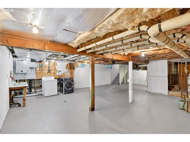 3957 E BURNSIDE St, Portland, OR 97214