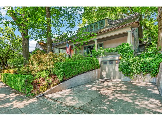3957 E BURNSIDE St, Portland, OR 97214