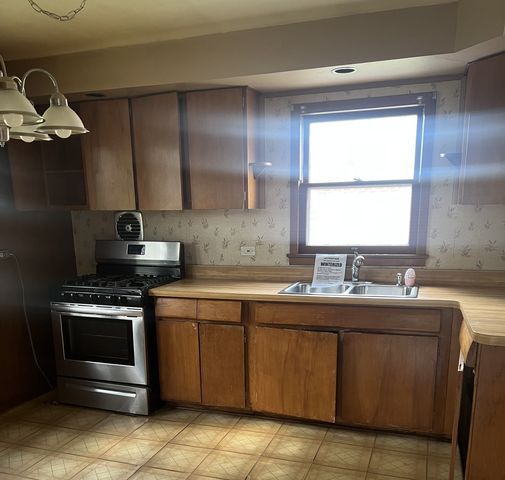 17205 Highland Avenue, Hazel Crest, IL 60429