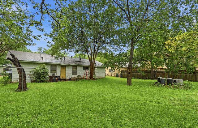 2702 Sherwood LN, Austin, TX 78704